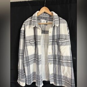 American Eagle Outfitters Cream and Gray Plaid Shirt